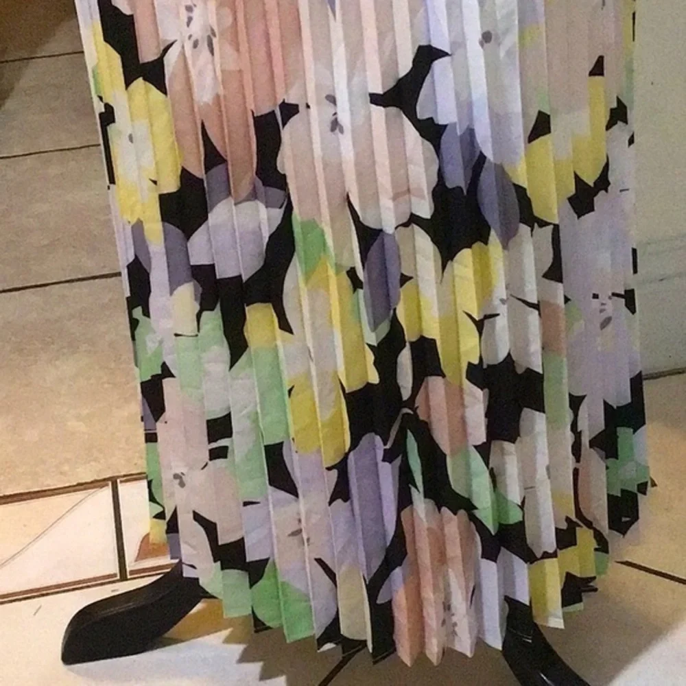 Calvin Klein Women's Skirt Yellow  A-Line Pleated Floral